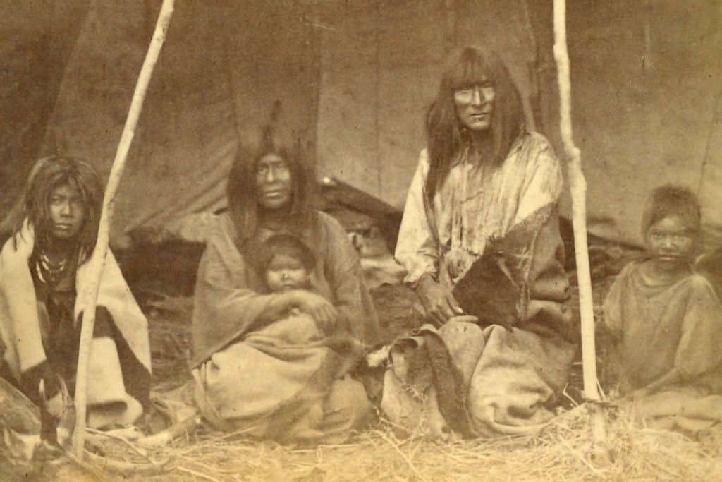 img-reading-public-museum-indigenous-featured