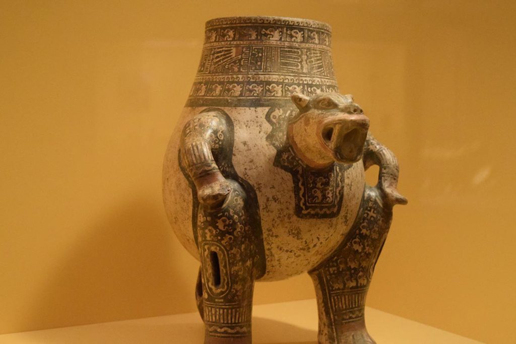 img-reading-public-museum-latin-1-featured